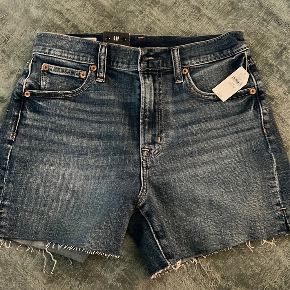 Gap women’s Jean shorts -NWT - size 27”